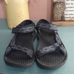 TEVA SANDALS SZ 8 MENS
